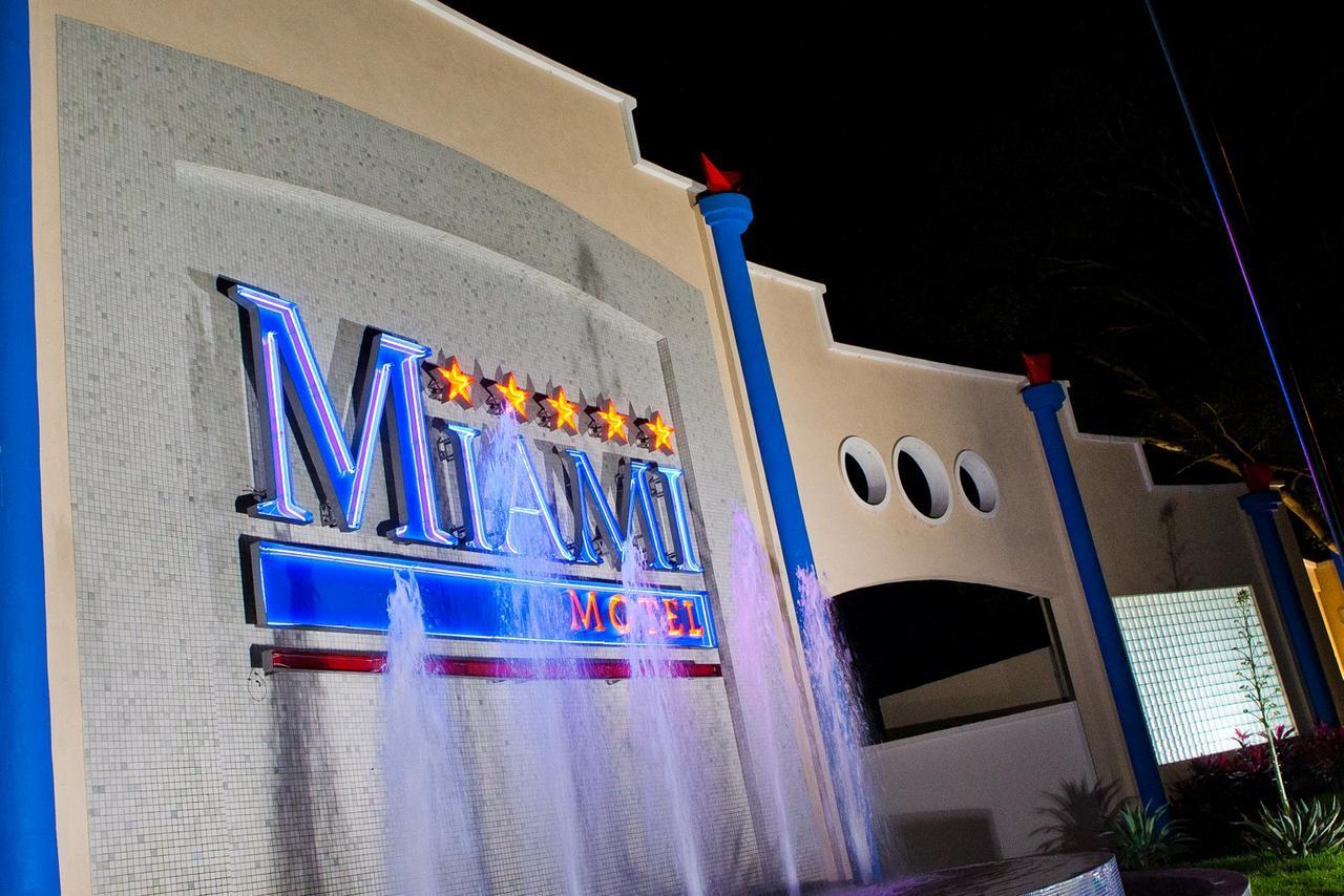 Miami Motel (Adults Only) Pindamonhangaba Exteriör bild